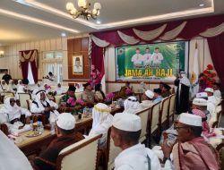Tiba di Weda, Bupati dan Wabup Halteng Sambut Jamaah Haji, IMS: Alhamdulillah Semua Sehat
