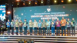 Terima Penghargaan UHC Kategori Madya, Pemkab Halsel Capai Cakupan Kesehatan Lebih dari 98 Persen