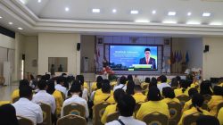 Sekda Halmahera Tengah Beri Kuliah Umum di UT Ternate, Tegaskan Komitmen Pendidikan Gratis dan Penguatan SDM