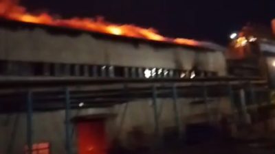 Si Jago Merah Kembali Mengamuk di IWIP, Gudang Kapur PT. Huafei Terbakar