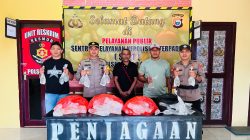 Upaya Ciptakan Kamtibmas Jelang Idul Fitri, Polsek Gebe Sita Ratusan Kantong Miras Cap Tikus