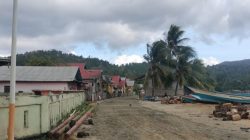 Anggaran Rp2,85 Miliar, Asal Material Proyek Jalan Jikohay Disorot Warga