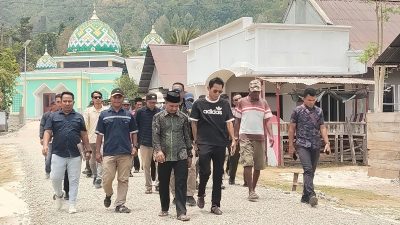 Pantau Progres Jalan Lapen Loleojaya, Wabup Helmi: Infrastruktur Baik Demi Kenyamanan Warga
