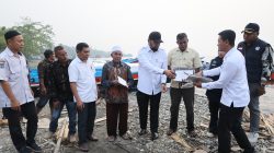 Bantuan Armada Tangkap Mulai Disalurkan, Bupati Bassam: Manfaatkan, Bukan Diperjualbelikan